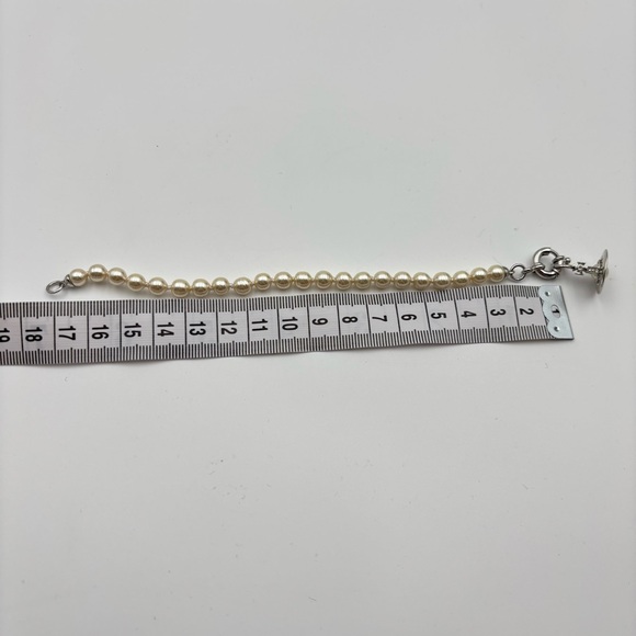 Vivienne Westwood Aleksa Baroque Faux Pearl Bracelet - Picture 7 of 7
